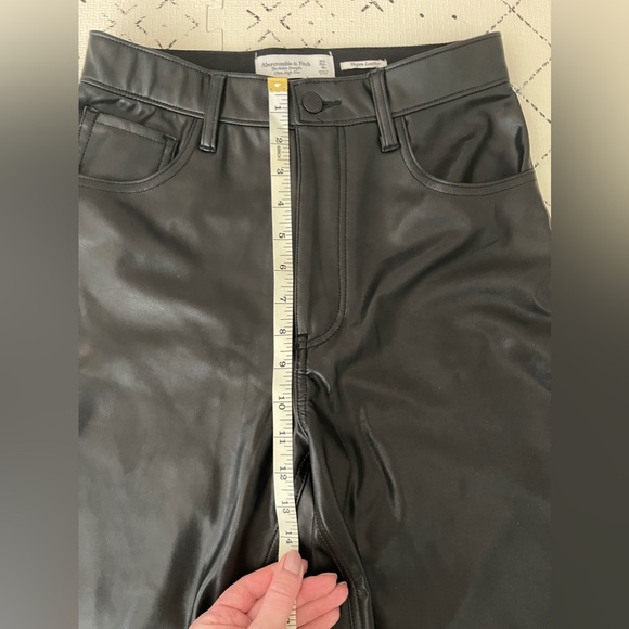Abercrombie & Fitch‎ The Ankle Straight Ultra High Rise Faux Leather pants - Picture 5 of 10